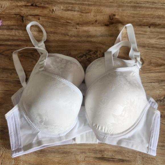 The Unbranded Brand Other - 2pc Elegant White Floral Bra Size 36